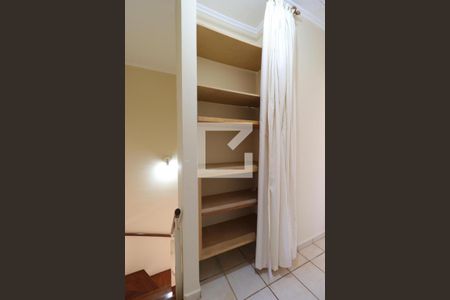 Casa de condomínio para alugar com 105m², 3 quartos e 2 vagasRoupeiro