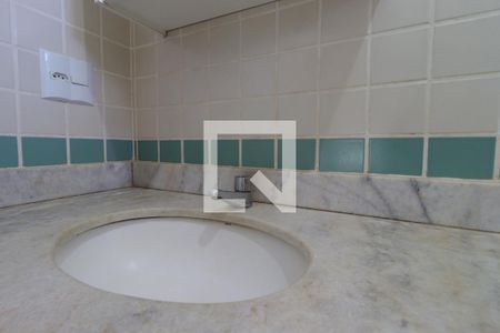 Casa de condomínio para alugar com 105m², 3 quartos e 2 vagasBanheiro