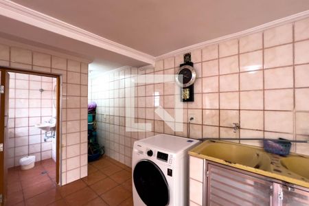 Casa à venda com 230m², 3 quartos e 1 vaga Casa à venda com 230m², 3 quartos e 1 vagaQuintal e área de serviço