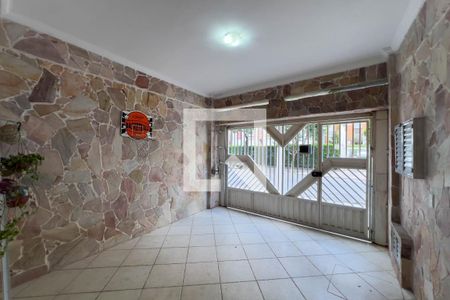 Casa à venda com 230m², 3 quartos e 1 vaga Casa à venda com 230m², 3 quartos e 1 vagaGaragem