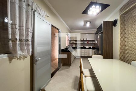 Casa à venda com 230m², 3 quartos e 1 vaga Casa à venda com 230m², 3 quartos e 1 vagaCozinha