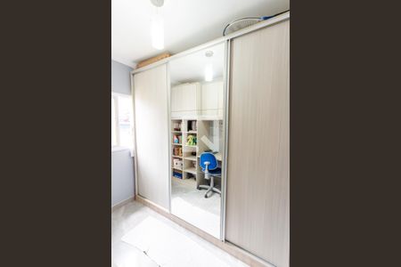 Quarto de apartamento à venda com 2 quartos, 80m² em Jardim das Maravilhas, Santo André