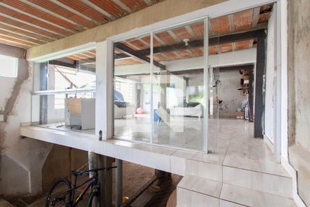 Casa à venda com 180m², 3 quartos e 6 vagasEscritório