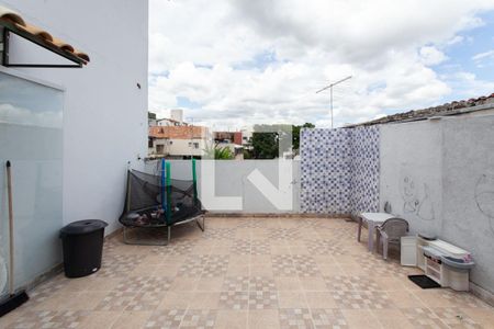 Casa à venda com 180m², 3 quartos e 6 vagasÁrea de Serviço
