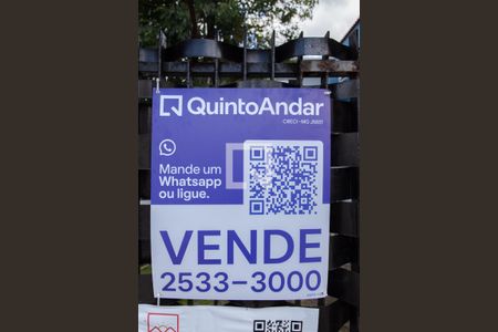 Casa à venda com 180m², 3 quartos e 6 vagasPlaquinha Instalada