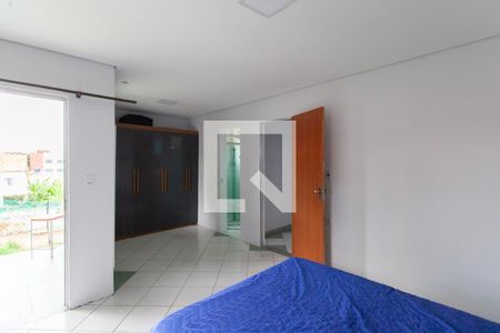 Casa à venda com 180m², 3 quartos e 6 vagasSuíte