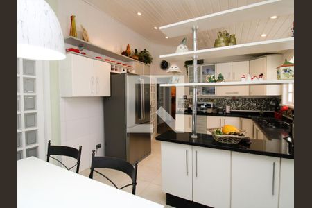 Casa para alugar com 500m², 4 quartos e 6 vagasCozinha