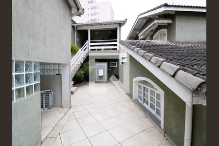 Casa para alugar com 500m², 4 quartos e 6 vagasQuintal