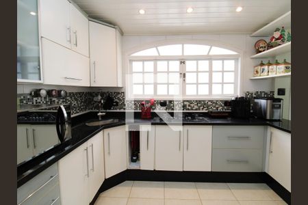 Casa para alugar com 500m², 4 quartos e 6 vagasCozinha