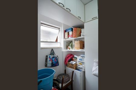 Apartamento à venda com 95m², 3 quartos e 2 vagas Apartamento à venda com 95m², 3 quartos e 2 vagasQuarto de Serviço