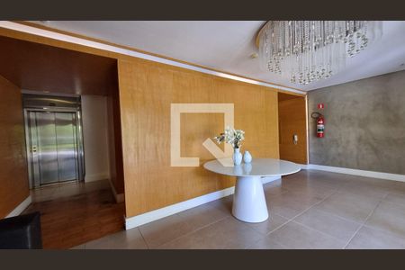 Apartamento à venda com 75m², 2 quartos e 1 vaga Apartamento à venda com 75m², 2 quartos e 1 vagaHall de entrada