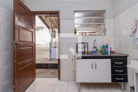 Casa à venda com 200m², 3 quartos e 2 vagasCasa fundo - Cozinha 2