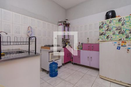 Casa à venda com 200m², 3 quartos e 2 vagasCasa fundo - Cozinha 2