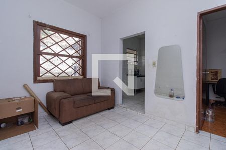 Casa à venda com 200m², 3 quartos e 2 vagasCasa fundo - Sala 2