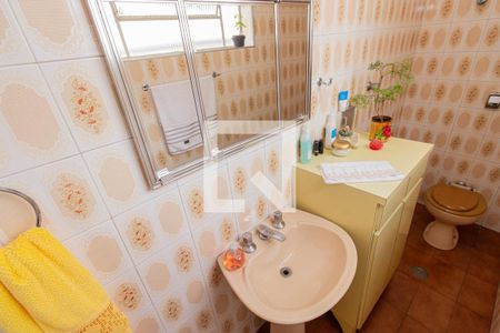 Casa à venda com 200m², 3 quartos e 2 vagasBanheiro 2