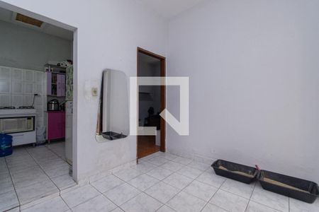 Casa à venda com 200m², 3 quartos e 2 vagasCasa fundo - Sala 2