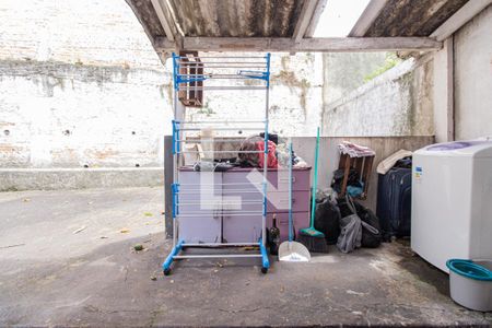 Casa à venda com 200m², 3 quartos e 2 vagasCasa fundo - Área de serviço 2