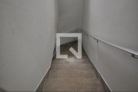 Casa à venda com 312m², 3 quartos e 2 vagasEscada