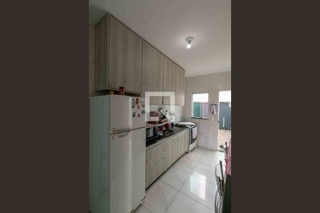 Casa à venda com 200m², 4 quartos e 2 vagas Casa à venda com 200m², 4 quartos e 2 vagasCozinha