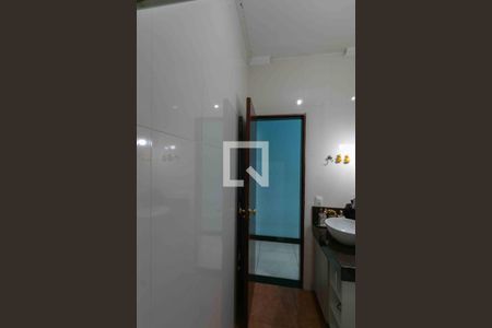 Casa à venda com 200m², 4 quartos e 2 vagas Casa à venda com 200m², 4 quartos e 2 vagasBanheiro Social