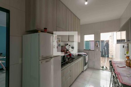 Casa à venda com 200m², 4 quartos e 2 vagas Casa à venda com 200m², 4 quartos e 2 vagasCozinha