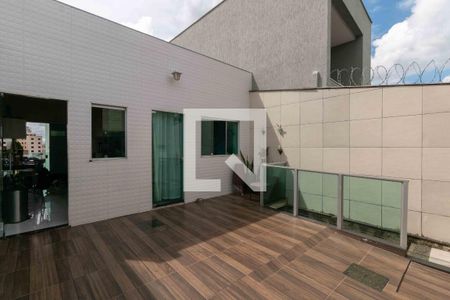 Casa à venda com 200m², 4 quartos e 2 vagas Casa à venda com 200m², 4 quartos e 2 vagasGaragem