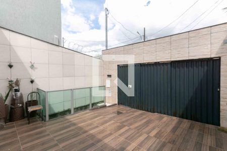 Casa à venda com 200m², 4 quartos e 2 vagas Casa à venda com 200m², 4 quartos e 2 vagasGaragem