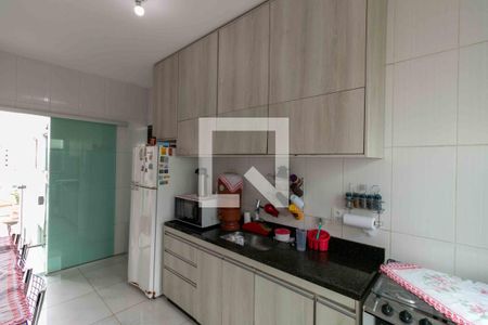 Casa à venda com 200m², 4 quartos e 2 vagas Casa à venda com 200m², 4 quartos e 2 vagasCozinha