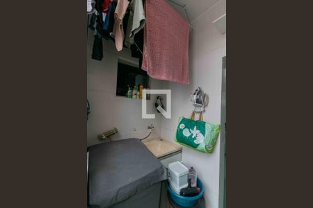 Casa à venda com 200m², 4 quartos e 2 vagas Casa à venda com 200m², 4 quartos e 2 vagasÁrea de Serviço