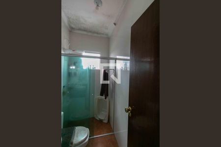 Casa à venda com 200m², 4 quartos e 2 vagas Casa à venda com 200m², 4 quartos e 2 vagasBanheiro Suite