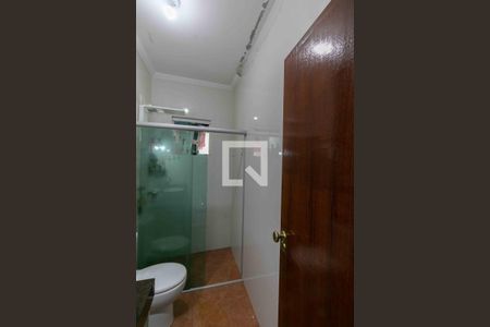 Casa à venda com 200m², 4 quartos e 2 vagas Casa à venda com 200m², 4 quartos e 2 vagasBanheiro Social