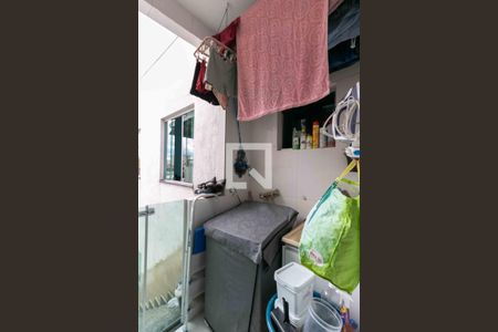 Casa à venda com 200m², 4 quartos e 2 vagas Casa à venda com 200m², 4 quartos e 2 vagasÁrea de Serviço