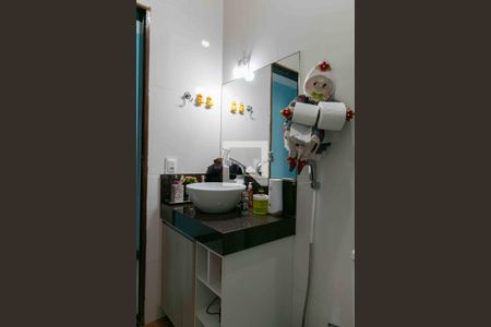 Casa à venda com 200m², 4 quartos e 2 vagas Casa à venda com 200m², 4 quartos e 2 vagasBanheiro Social