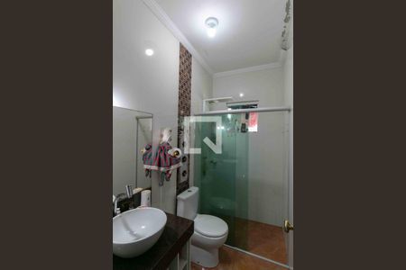 Casa à venda com 200m², 4 quartos e 2 vagas Casa à venda com 200m², 4 quartos e 2 vagasBanheiro Social