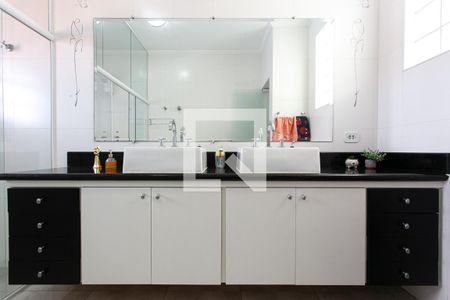 Casa para alugar com 250m², 3 quartos e 4 vagasBanheiro da Suíte