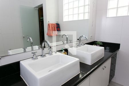 Casa para alugar com 250m², 3 quartos e 4 vagasBanheiro da Suíte