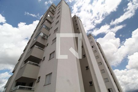 Apartamento para alugar com 60m², 2 quartos e 1 vagaFachada