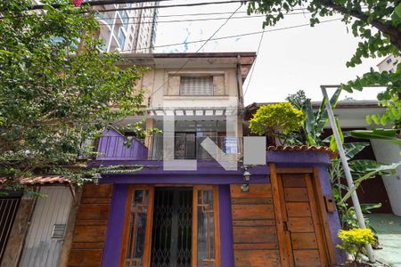 Casa para alugar com 192m², 3 quartos e 1 vaga Casa para alugar com 192m², 3 quartos e 1 vagaFachada