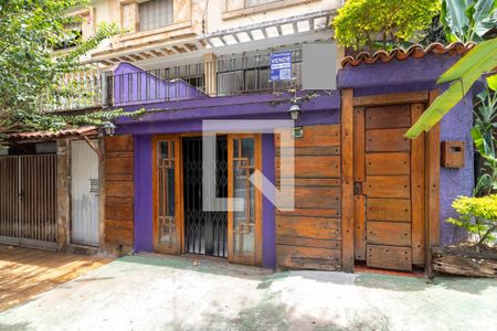 Casa para alugar com 192m², 3 quartos e 1 vaga Casa para alugar com 192m², 3 quartos e 1 vagaFachada