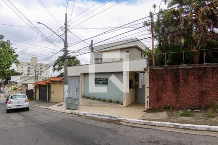 Casa de condomínio para alugar com 80m², 3 quartos e 2 vagas Casa de condomínio para alugar com 80m², 3 quartos e 2 vagasFachada