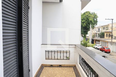 Casa à venda com 320m², 3 quartos e 4 vagas Casa à venda com 320m², 3 quartos e 4 vagasQuarto 2