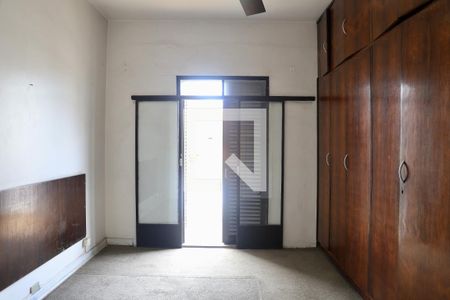 Casa à venda com 320m², 3 quartos e 4 vagas Casa à venda com 320m², 3 quartos e 4 vagasQuarto 2