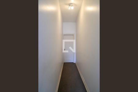 Casa à venda com 320m², 3 quartos e 4 vagas Casa à venda com 320m², 3 quartos e 4 vagasCorredor