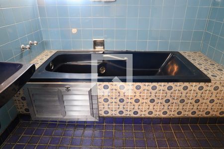 Casa à venda com 320m², 3 quartos e 4 vagas Casa à venda com 320m², 3 quartos e 4 vagasBanheiro Social