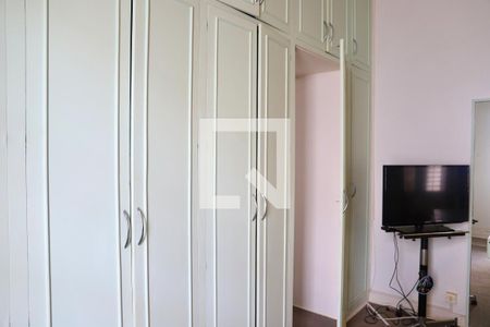 Casa à venda com 320m², 3 quartos e 4 vagas Casa à venda com 320m², 3 quartos e 4 vagasSuíte