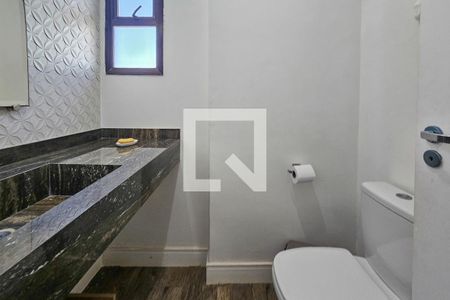 Apartamento para alugar com 300m², 3 quartos e 2 vagas Apartamento para alugar com 300m², 3 quartos e 2 vagasBanheiro