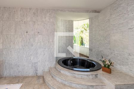 Casa para alugar com 400m², 3 quartos e 5 vagas Casa para alugar com 400m², 3 quartos e 5 vagasBanheiro da Suíte