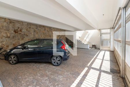 Casa para alugar com 400m², 3 quartos e 5 vagas Casa para alugar com 400m², 3 quartos e 5 vagasGaragem