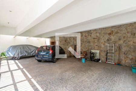 Casa para alugar com 400m², 3 quartos e 5 vagas Casa para alugar com 400m², 3 quartos e 5 vagasGaragem
