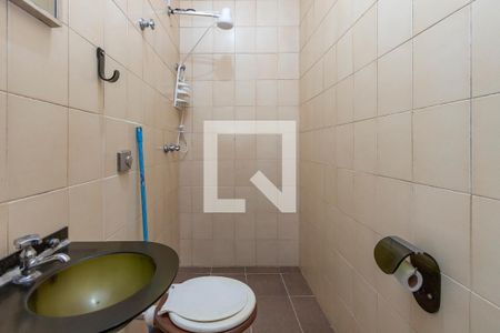 Casa para alugar com 400m², 3 quartos e 5 vagas Casa para alugar com 400m², 3 quartos e 5 vagasBanheiro de Serviço